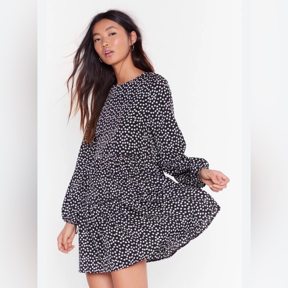 Nasty Gal daisy long sleeve mini dress black and white  size 6